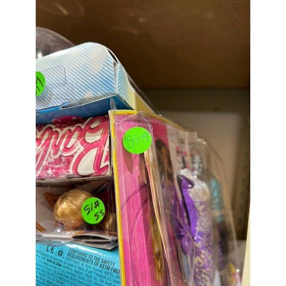 Barbie Night Looks Fashion Assortment - 2 Outfits & Accessories New In Box - Picture 7 of 8